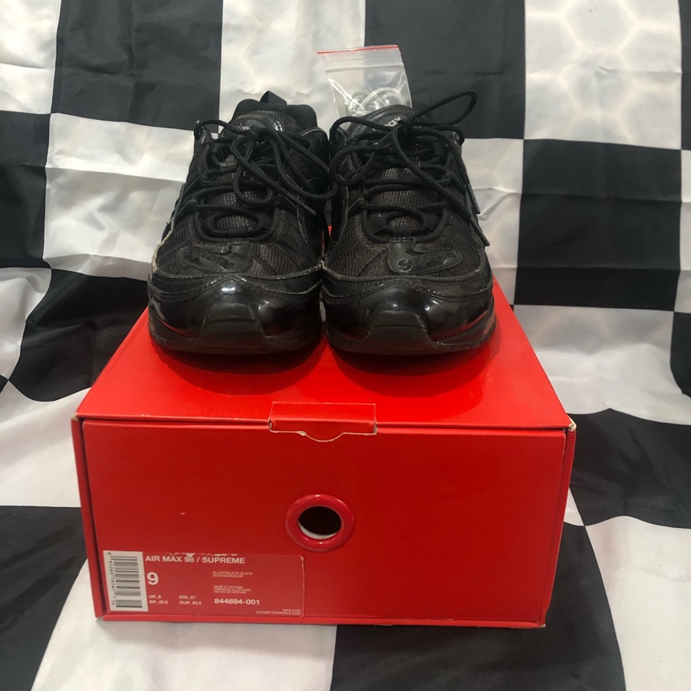 Nike Air Max 98 Supreme Triple Black Size 9